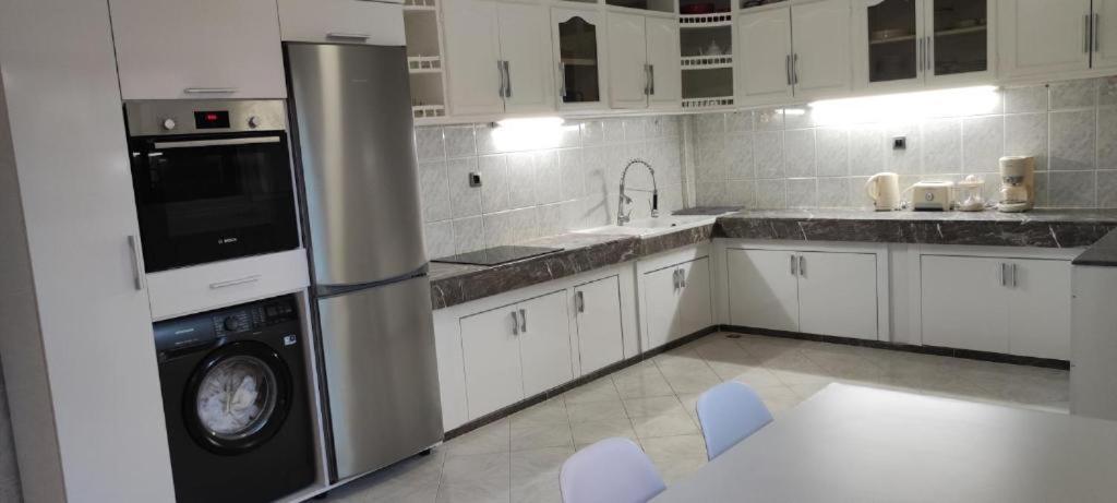 Appartements Nia Confort, Plein Centre Ville, Avec Terrasse Fez Eksteriør billede